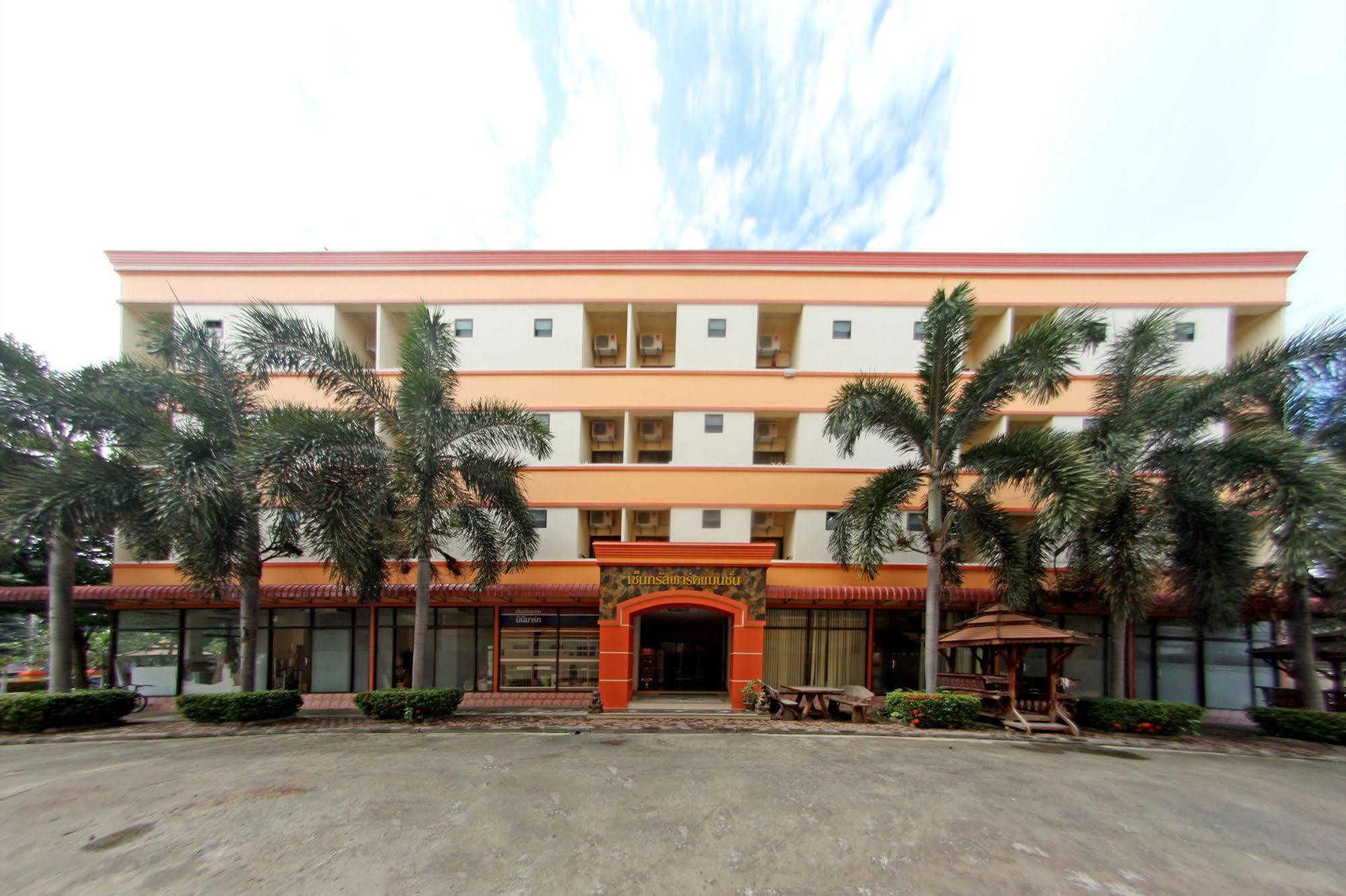 Central Park Hotel SingBuri Buitenkant foto